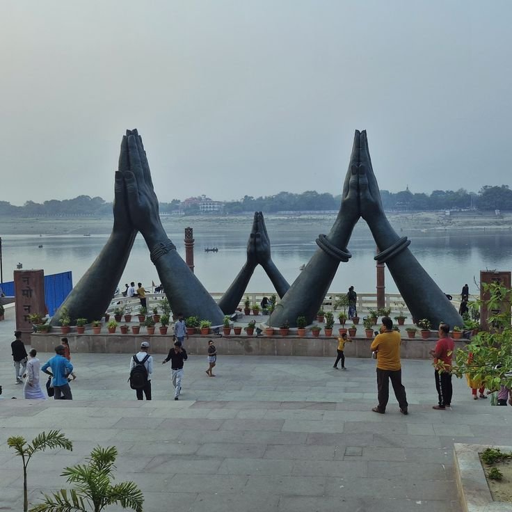Morning rituals by the Ganges – Varanasis awakening  ☀️ Morning views from Namo Ghat namoghat namoghatvaranasi♥️ banaras varanasi travelmodeon.jfif