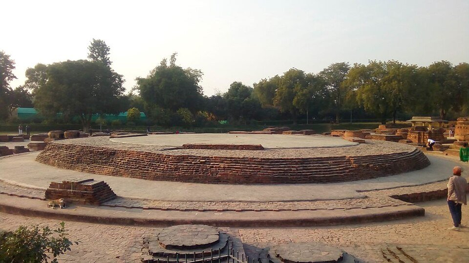 Dhamek Stupa at Sarnath near Varanasi