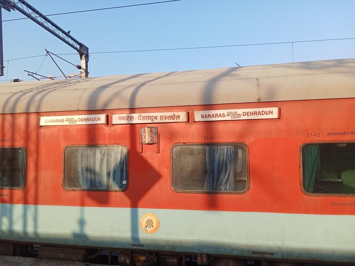 How to Reach Varanasi for Dev Deepawali 2026: Flight, Train, Road & Local Transport